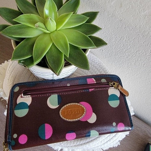 Fossil Keyper Purple Eclipse Zip around wallet - Picture 1 of 10